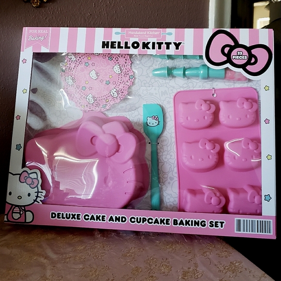 Hello Kitty Baking Set π - Picture 1 of 3